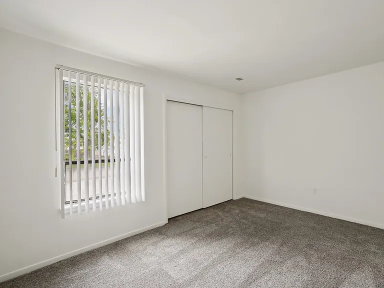 Kimberly Club Apartments — Photo 67
