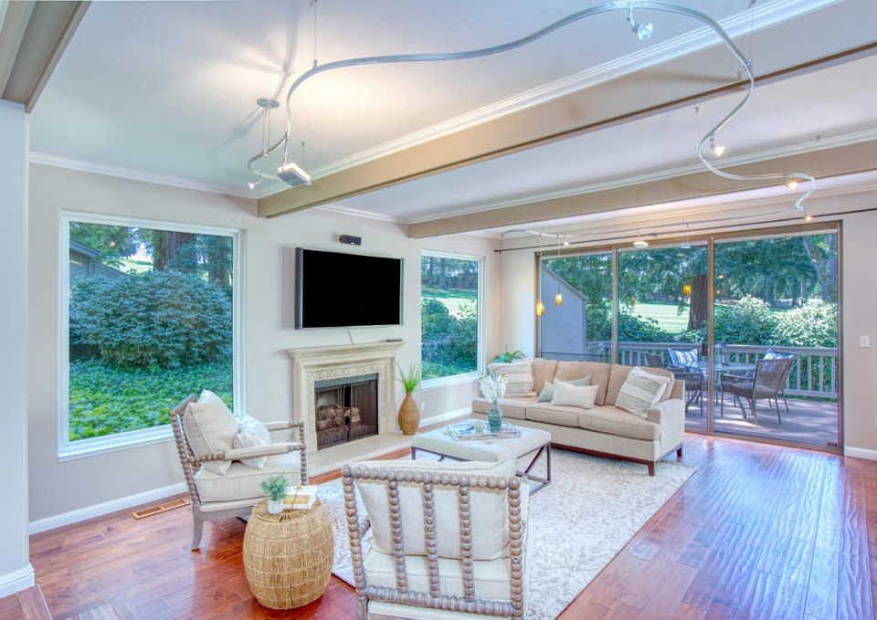 1st image of 566 Sand Hill Cir