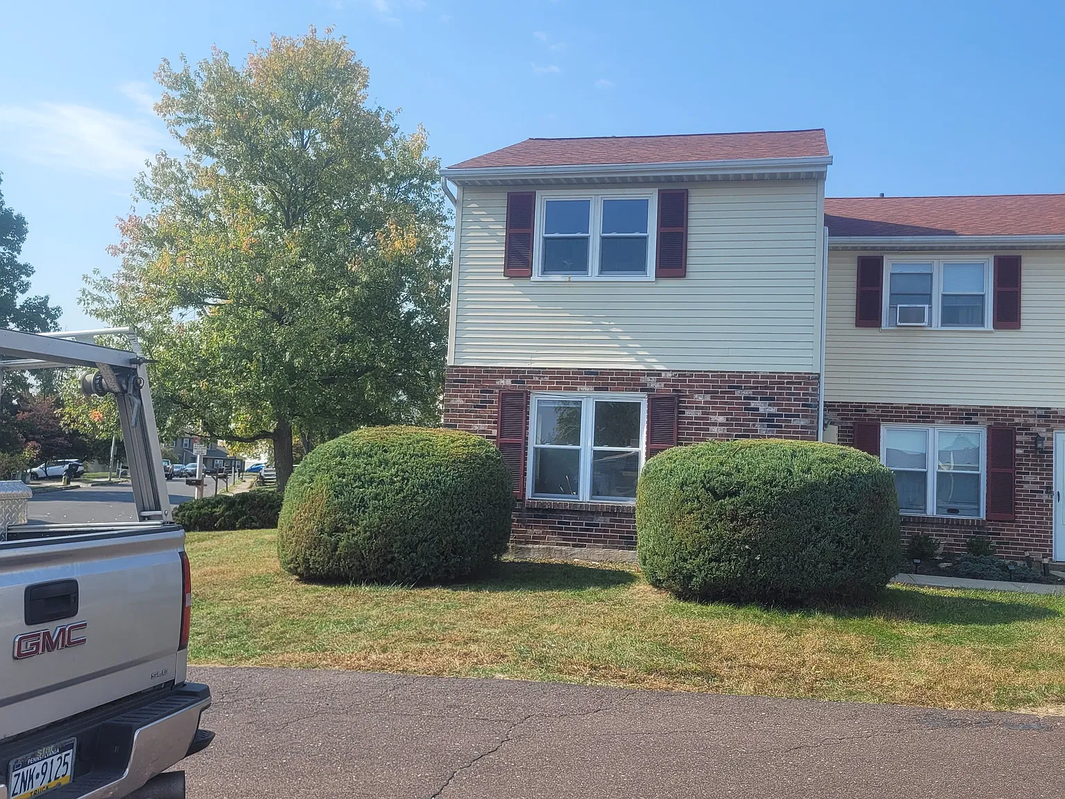 2 bed, 1.5 bath, 950 sqft, $1,600 — Photo 2