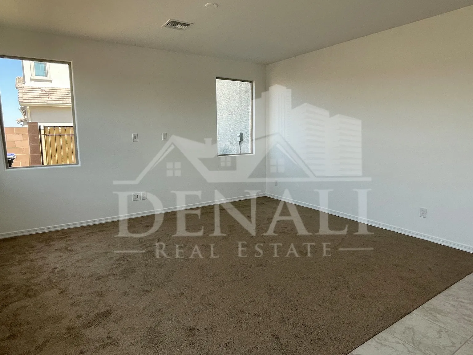 4 bed, 2.5 bath, 1963 sqft, $1,795 — Photo 3