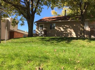 2406 E 9th St, Des Moines, IA 50316