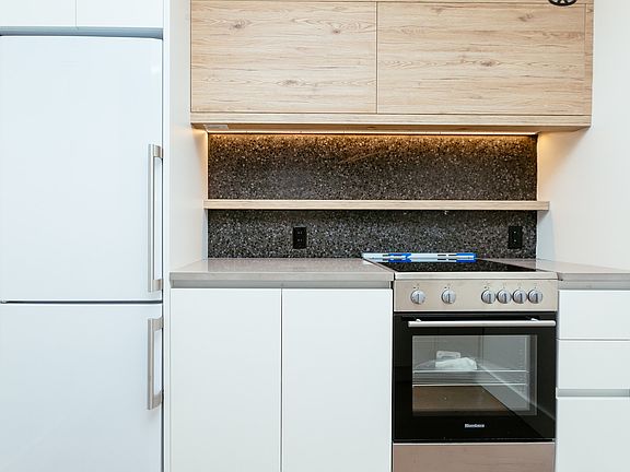 3rd image of 1068 Fulton St APT 5A
