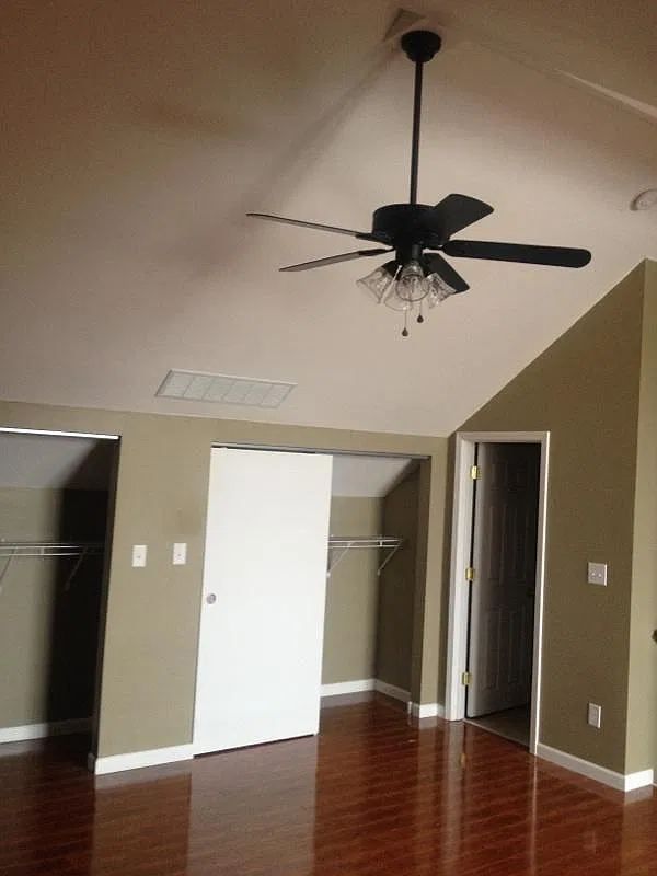 2 bed, 2.5 bath, 1400 sqft, $1,899 — Photo 3