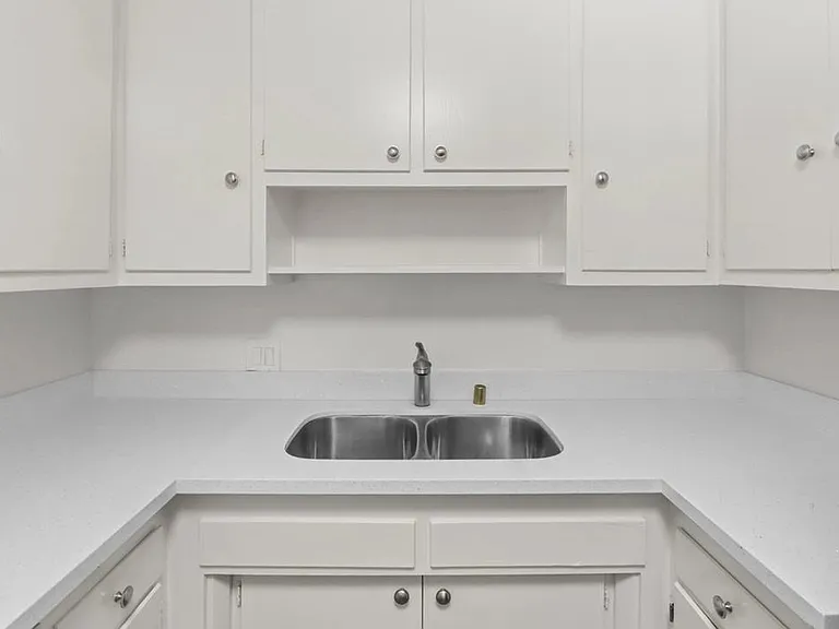 14332 Riverside Dr #5 — Photo 18