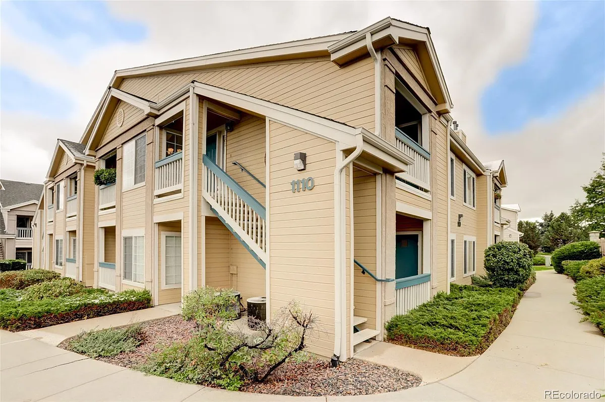 Building Photo - 1110 Opal St #202