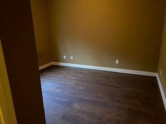 4th image of 875 Country Cove Lane