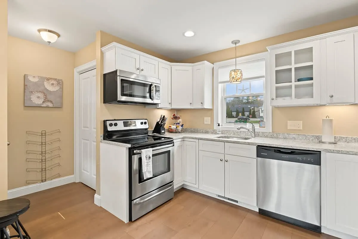 2 bed, 757 sqft, $1,800 — Photo 3