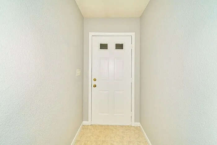 8133 Maple Stream Ln — Photo 2