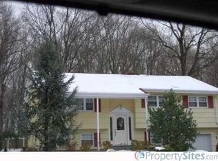 52 Sefton Cir, Piscataway, NJ