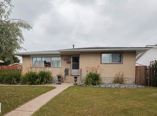 10319 45th St NW, Edmonton, AB T6A 1W8