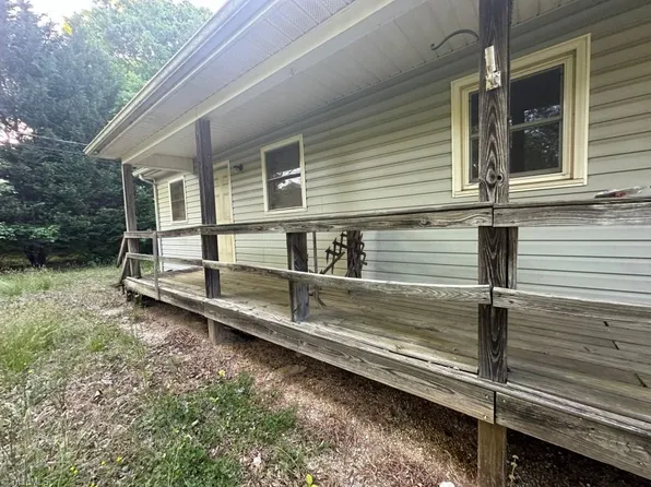 4158 Carlton Dr, Sophia, NC 27350