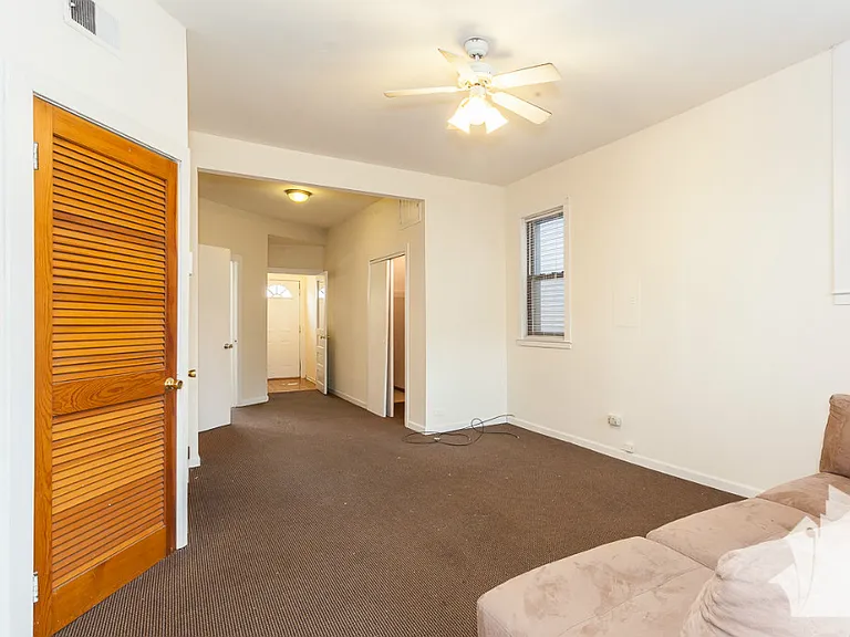 2255 N Southport Ave #O2 — Photo 6