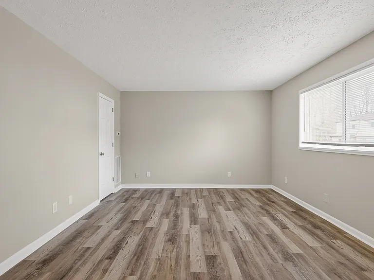 601 E Grundy St #B — Photo 5