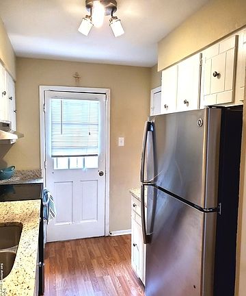 3rd image of 6611 Southpoint St