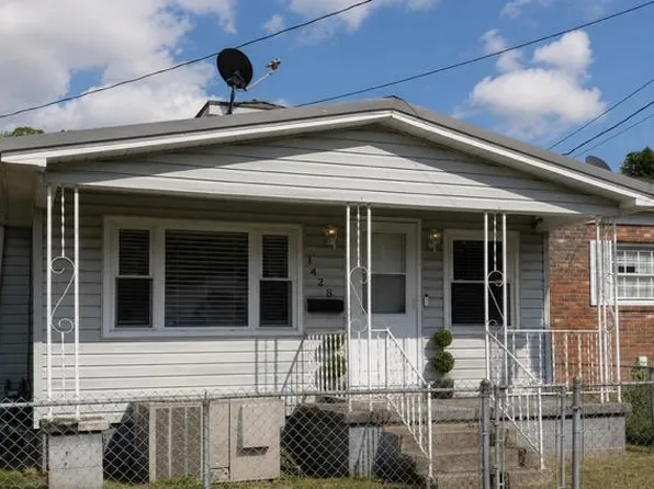 1428 W 4th Ave, Williamson, WV 25661