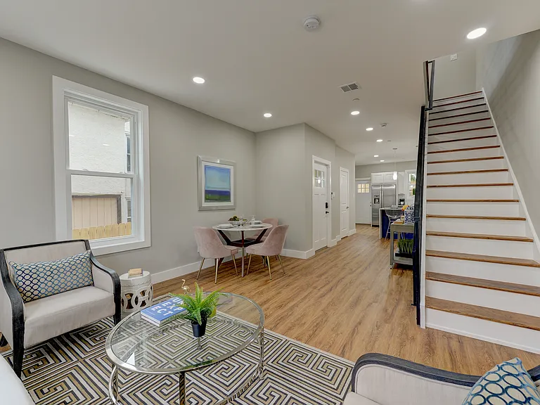 135 E Springer St — Photo 40