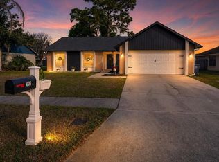 4136 Spring Way Cir, Valrico, FL 33596