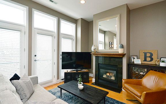 5th image of 1942 N Francisco Ave #3S
