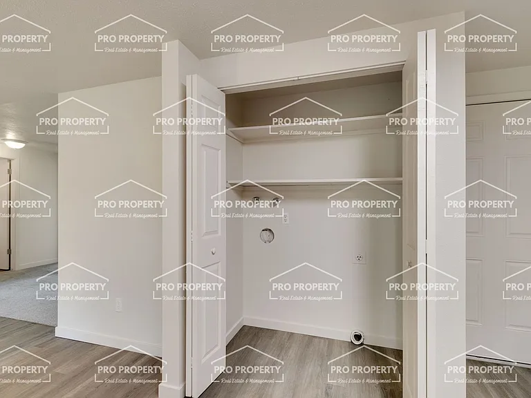 424 W 43rd St — Photo 15