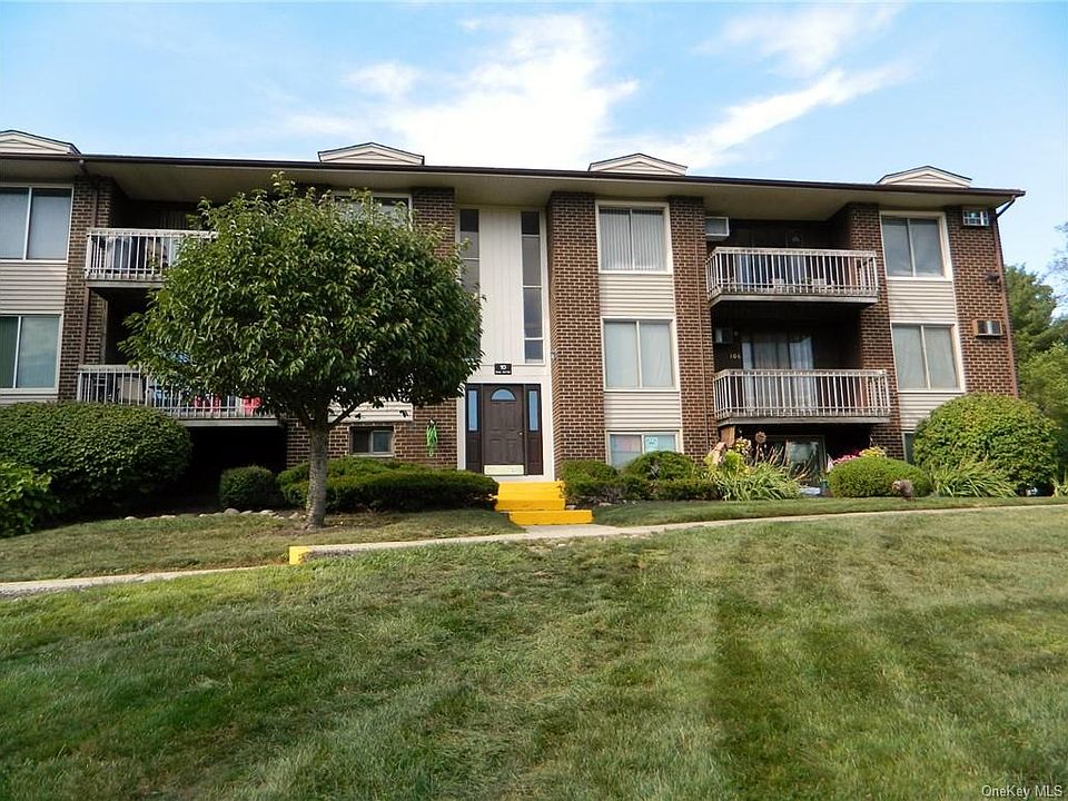 1st image of 105 Country Club Ln