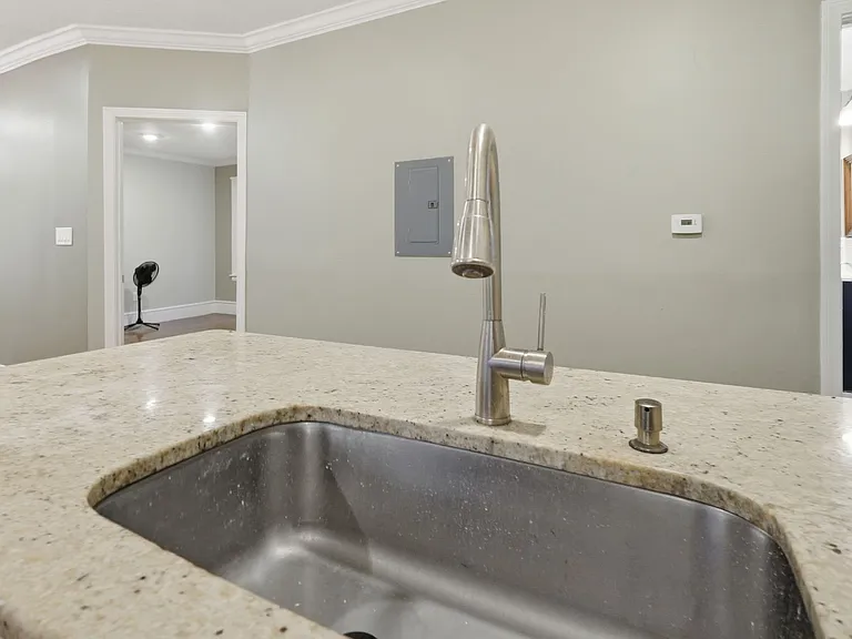 131 Providence St — Photo 13