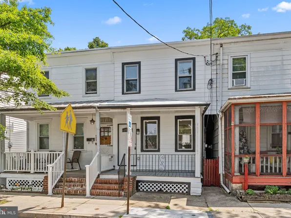 411 Wood St, Burlington, NJ 08016