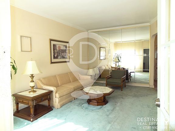 19x11.5 Living Room (2)