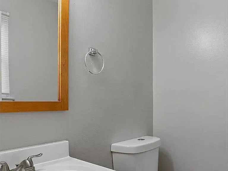 3904 Elberta Ln — Photo 14