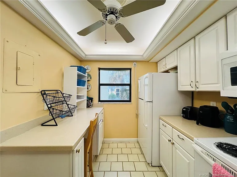 7430 S Ocean Dr — Photo 5