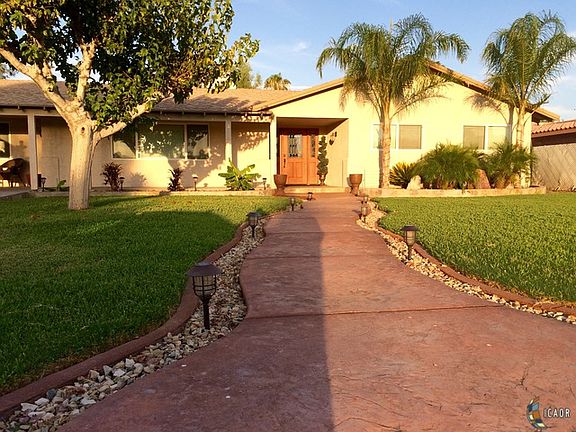 3rd image of 303 S Sunset Dr