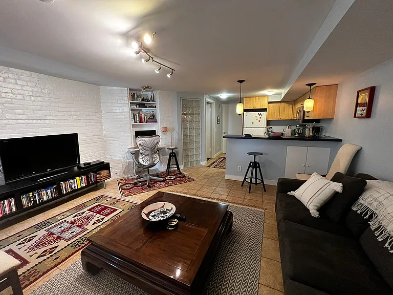 1720 Euclid St NW #B — Photo 3