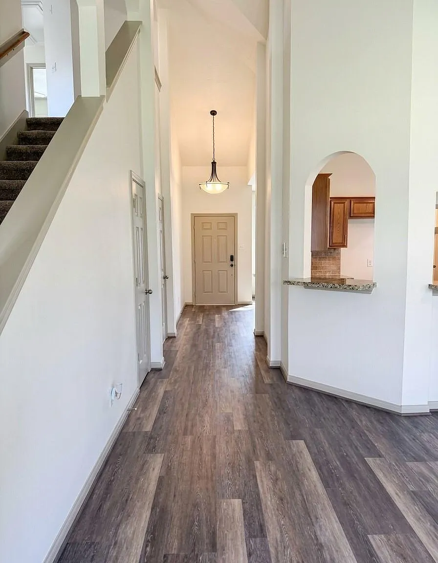 3 bed, 2.5 bath, 1659 sqft, $1,950 — Photo 4