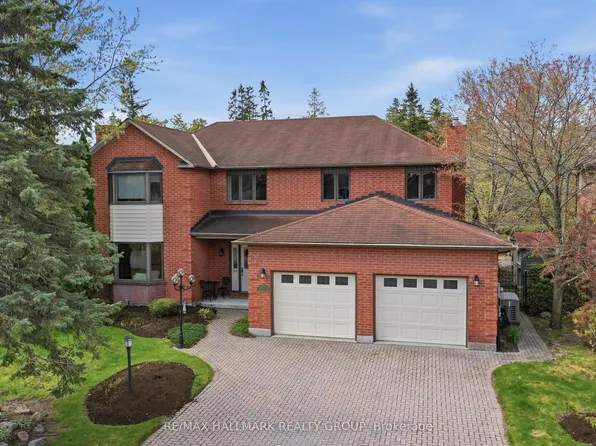 20 Halldorson Cres, Ottawa, ON K2K 2C7