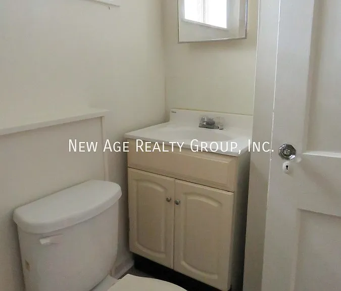 1209 S 58th St #3E — Photo 8