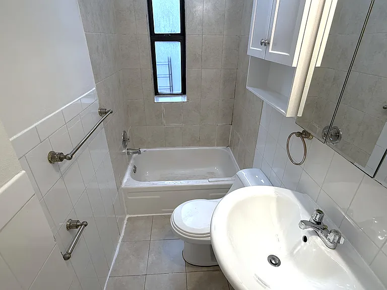 1274 1st Ave #18 — Photo 7