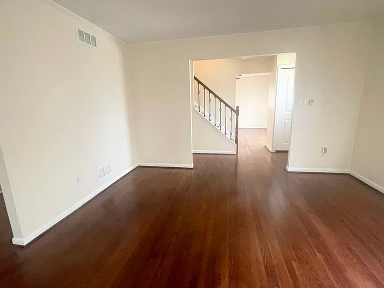 1305 Pleasant Valley Dr — Photo 14