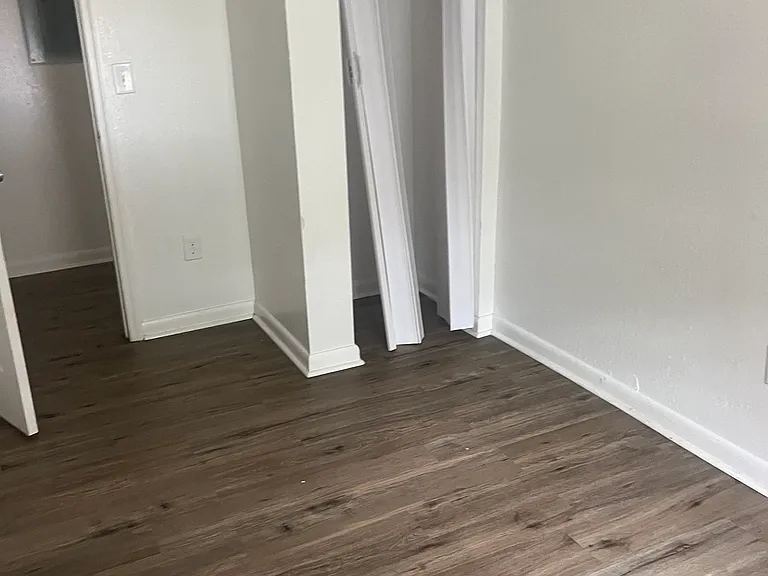 1865 Rowe Ave #2 — Photo 4