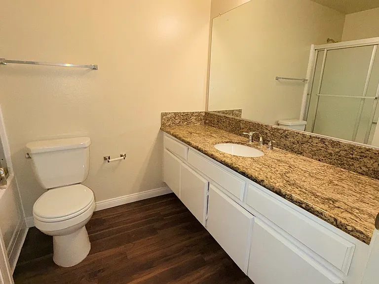 515 E Elmwood Ave #107 — Photo 14