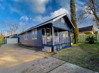 2110 Chew St, Houston, TX 77020