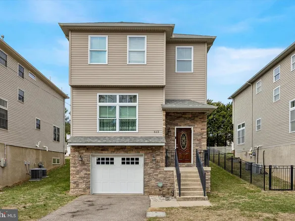 462 Oriole St, Philadelphia, PA 19128