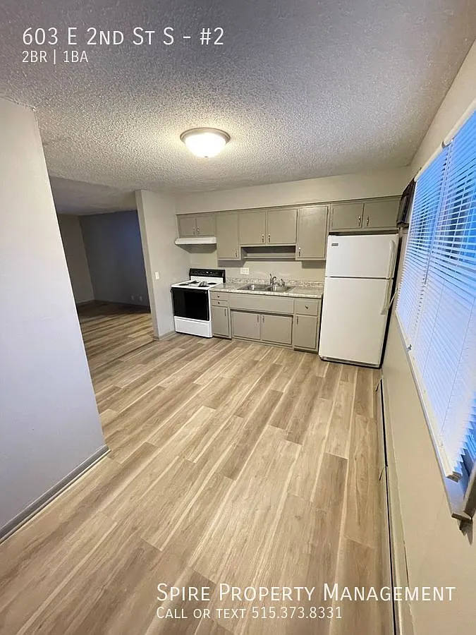 Beautiful floors in this renovated 2 Bed 1 Bath Apartment in Newton — Photo 3