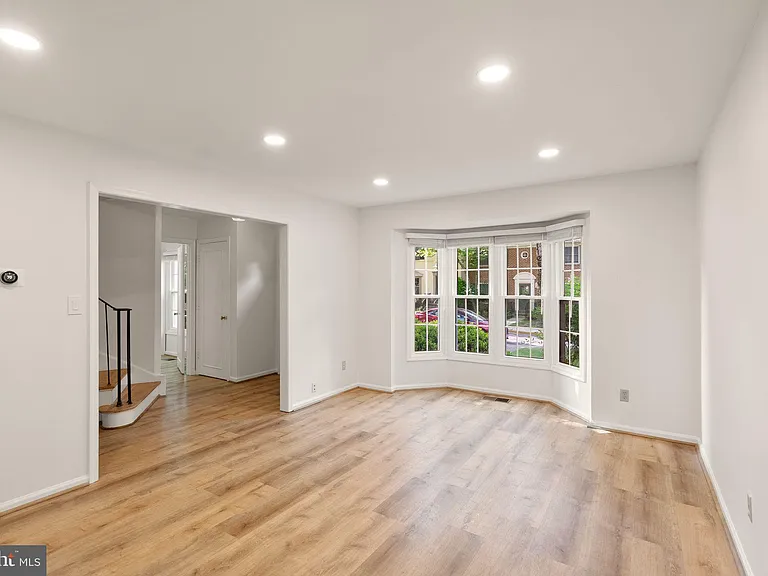 8330 Wickham Rd — Photo 10