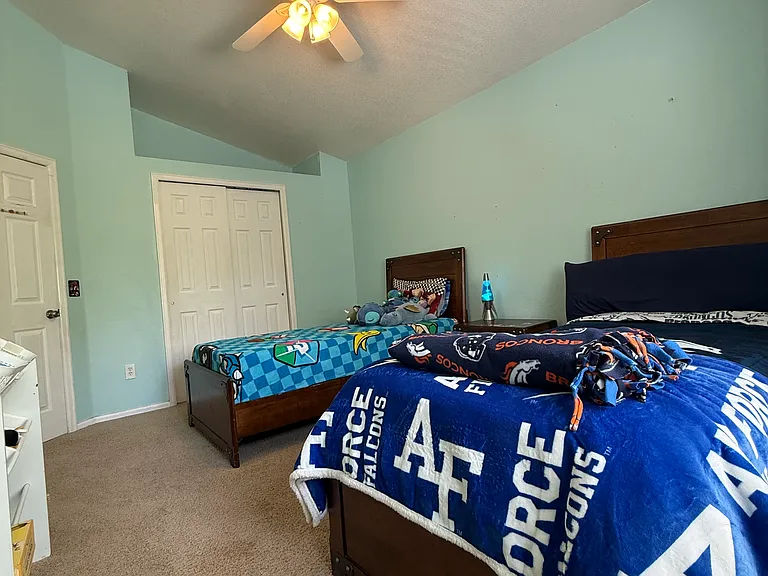 1567 Chesham Cir — Photo 32