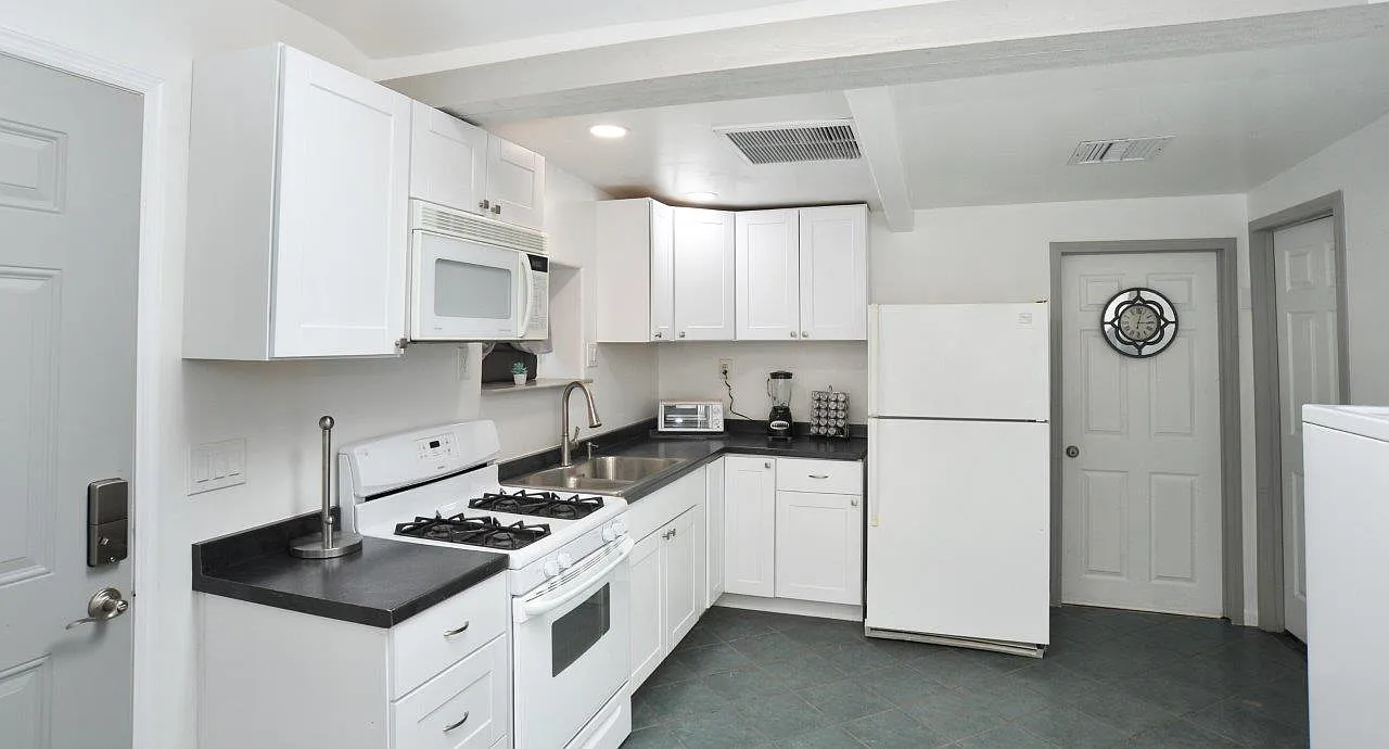 1 bed, 434 sqft, $1,000 — Photo 1