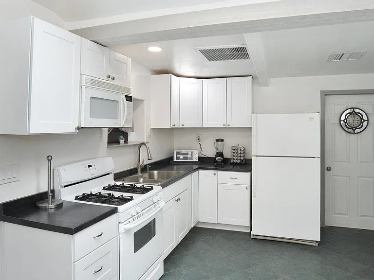 901 W Calle Ramona #2 — Photo 1