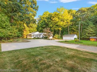 728 E Romeo Rd, Oakland, MI 48363