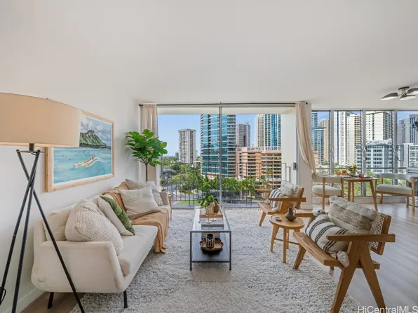 620 McCully St APT 1106, Honolulu, HI 96826