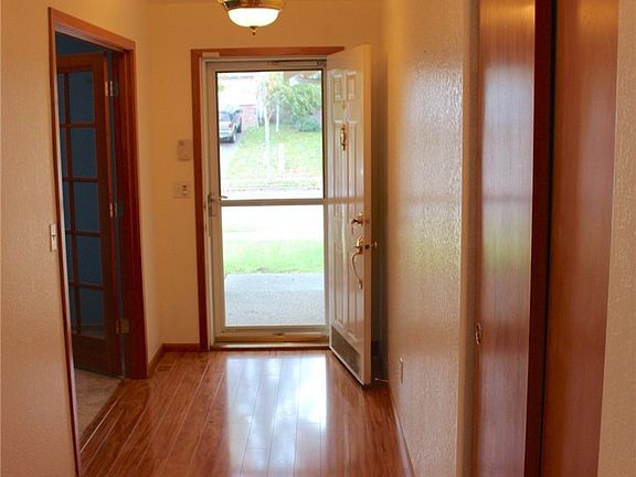 3rd image of 4020 Stikes Drive SE