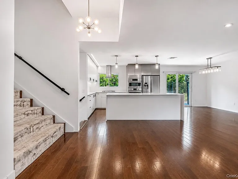 38 Birchwood Park Dr — Photo 5