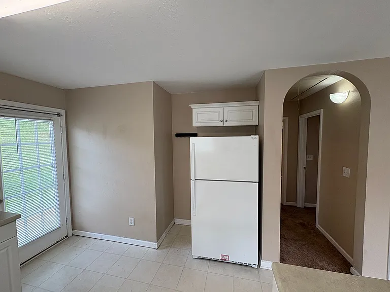 161 Mayfair Ln — Photo 10